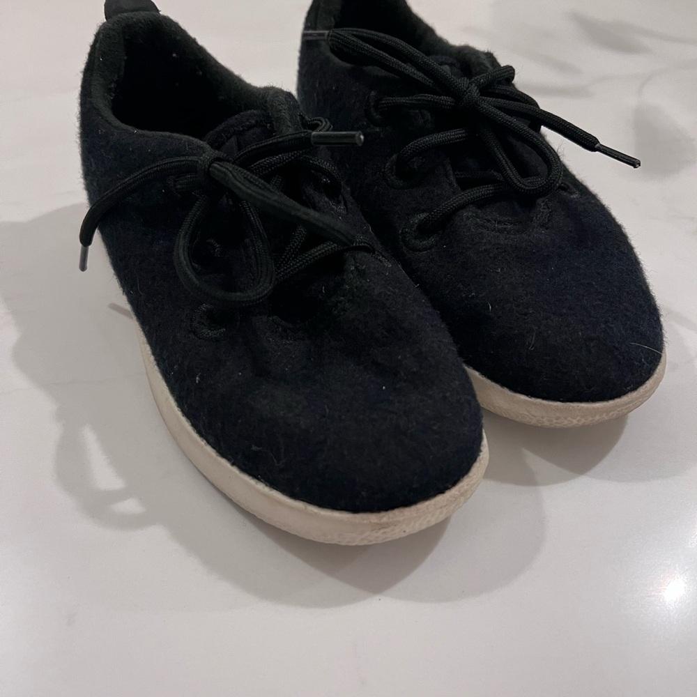 Allbirds Kids Black and White Sneakers. 12T